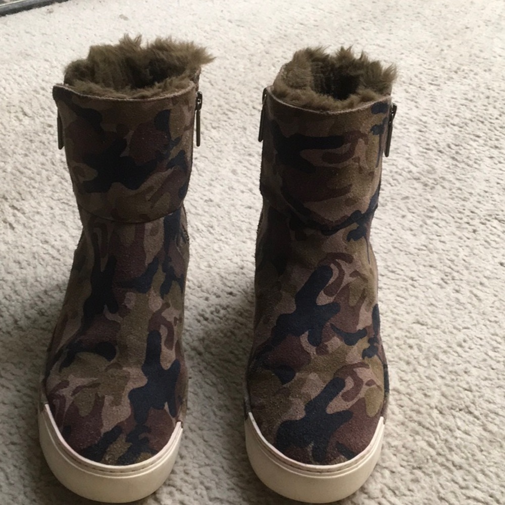 J/SLIDES NYC/“VICTORY”GREEN CAMO SUEDE FAUX FUR BOOTS - Picture 8 of 12